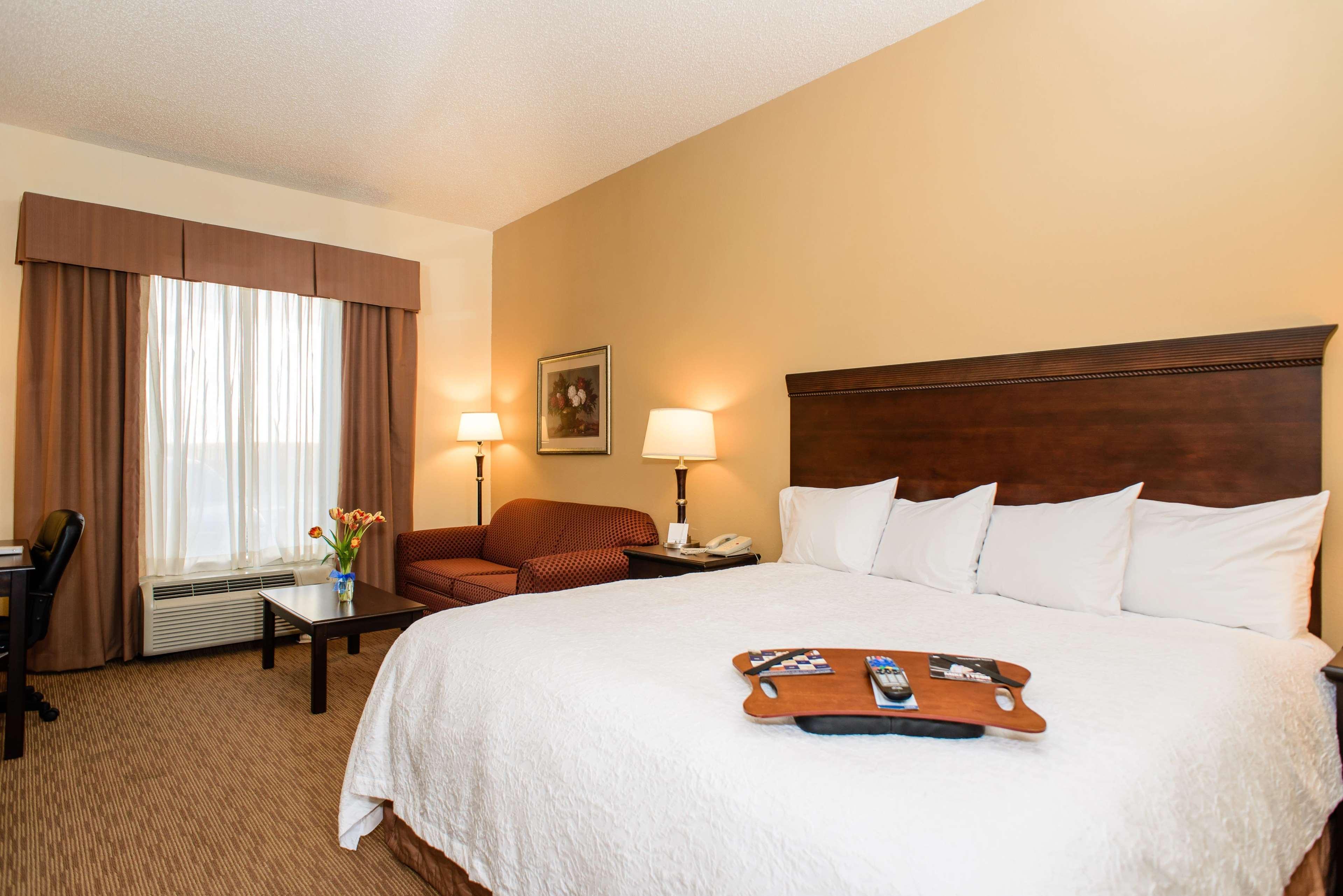 Hampton Inn Victoria Exterior photo