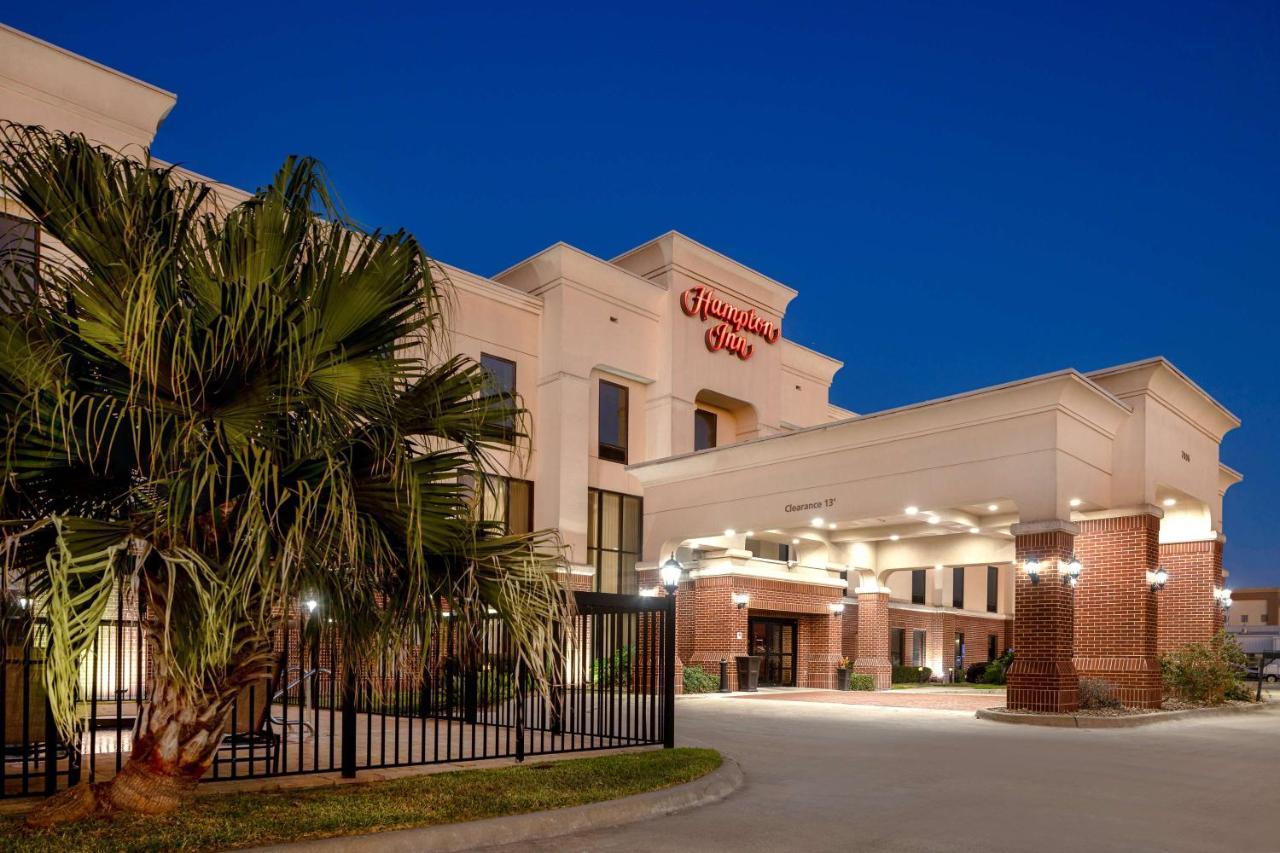 Hampton Inn Victoria Exterior photo