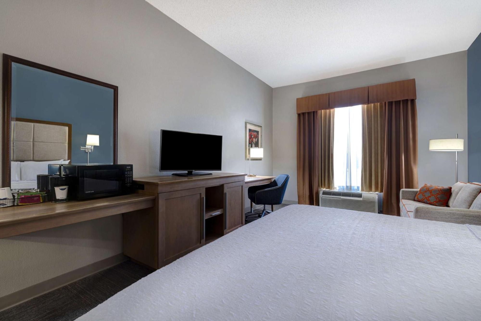 Hampton Inn Victoria Exterior photo